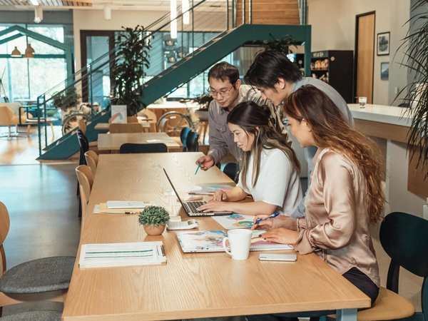 Top stratégies pour améliorer vos soft skills en partenariat